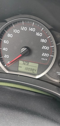 Toyota Yaris cena 35000 przebieg: 103000, rok produkcji 2013 z Pińczów małe 232